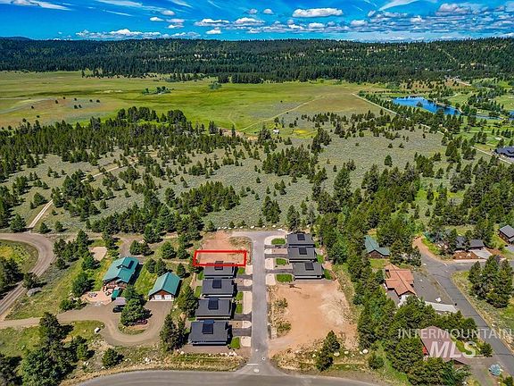 3rd image of 110 Bighorn Ct