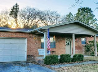 828 Lafollette Dr, Maryville, TN 37801