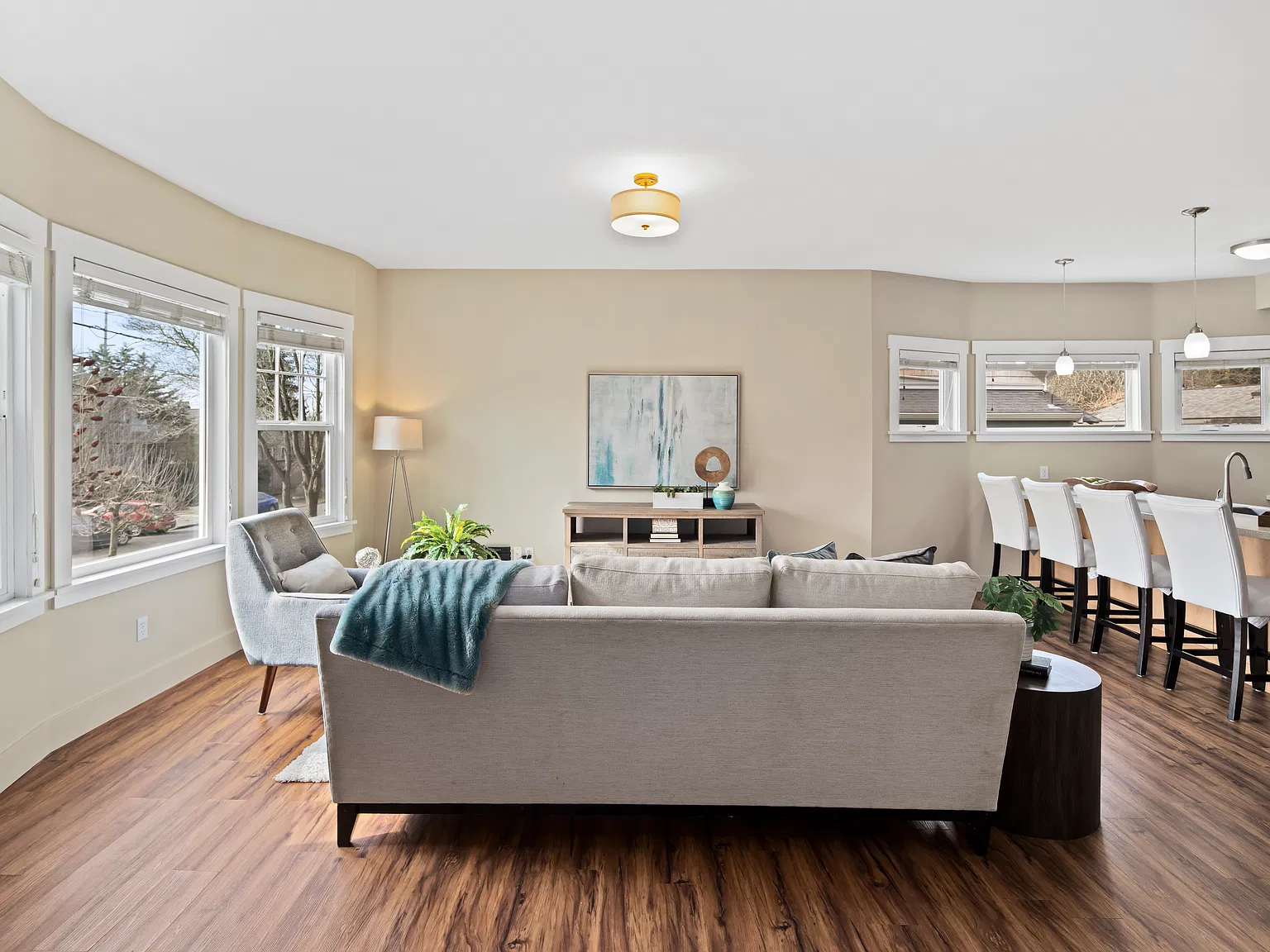 2 bed, 1900 sqft, $3,850 — Photo 3