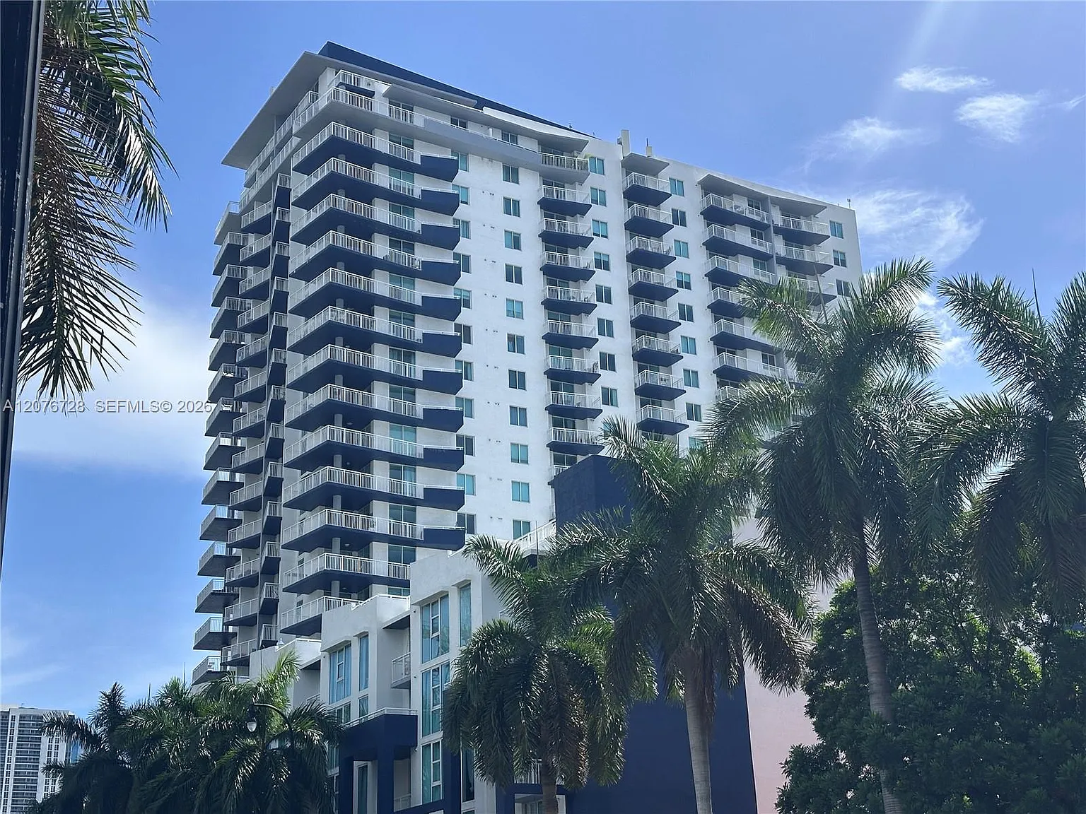 1800 Biscayne Plaza Condo — Photo 1