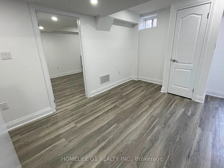 80 Lola Cres — Photo 4