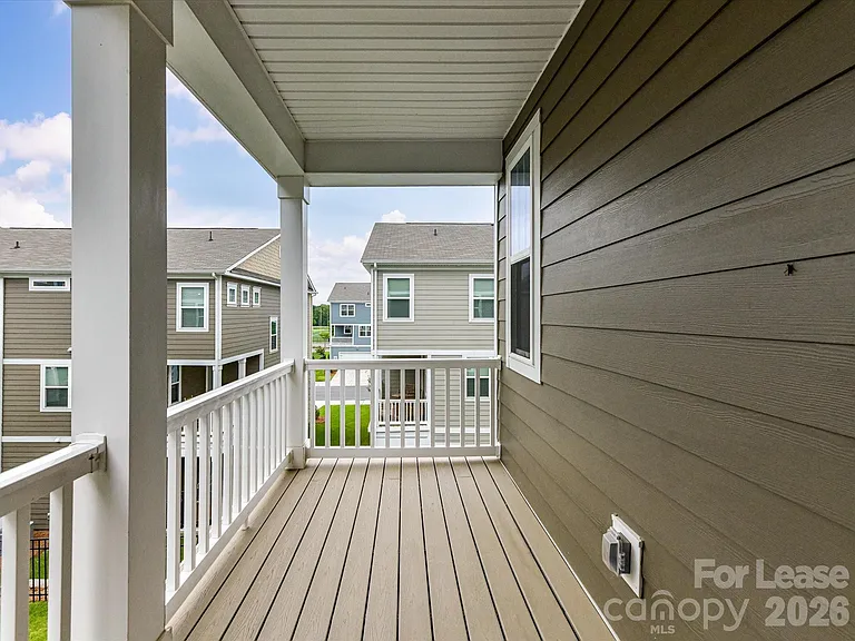420 Burr St — Photo 33