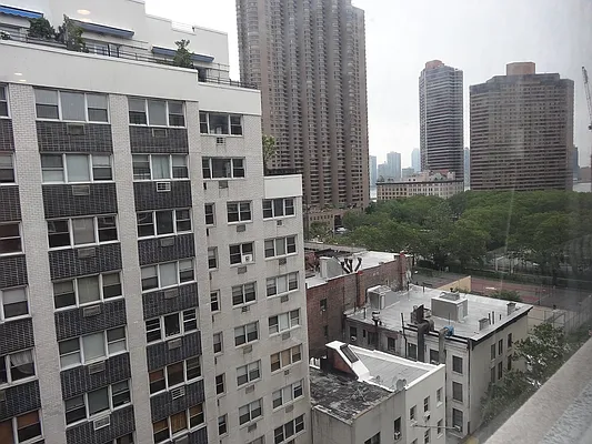 Sold by Nest Seekers International | media 17