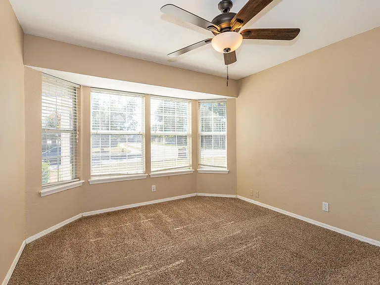 2412 W Natchez St — Photo 26