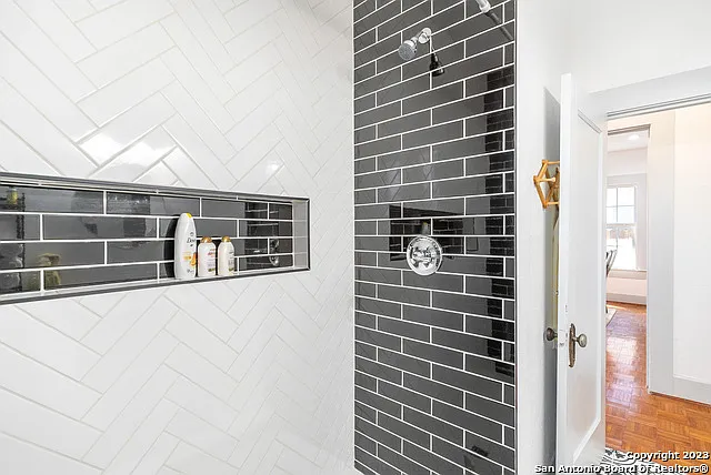 475 E French Pl — Photo 34