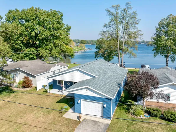 8136 W Royal Rd, Stanwood, MI 49346
