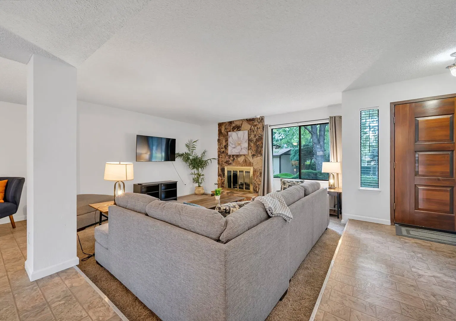 Old SW Charming home with HOA Pool! — Photo 4