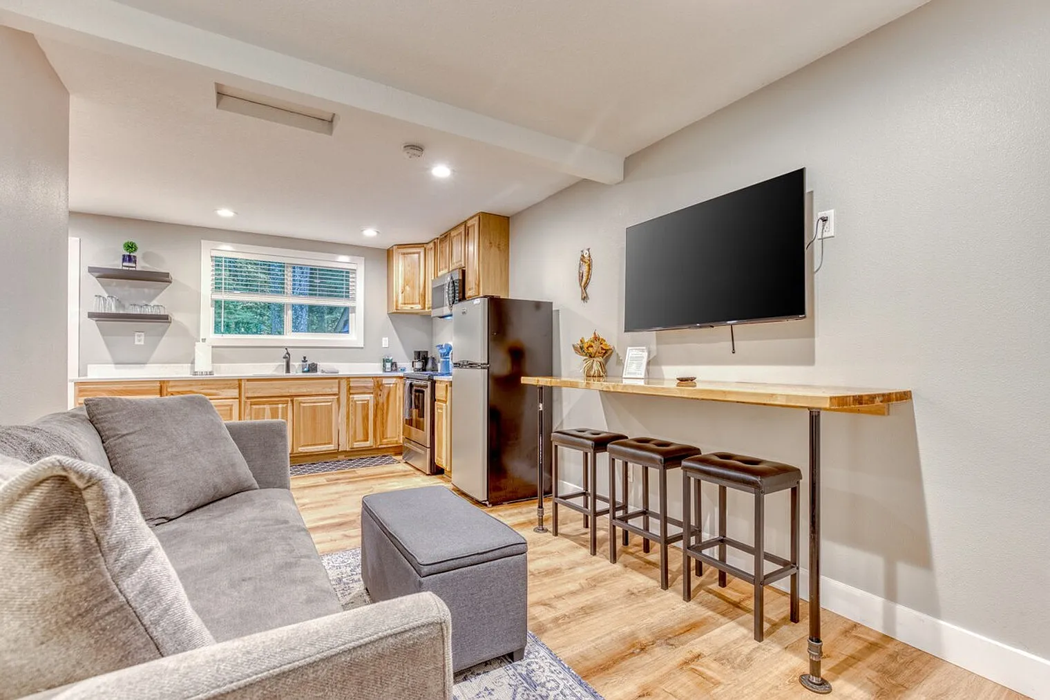 1 bed, 1.0 bath, 699 sqft, $2,187 — Photo 1