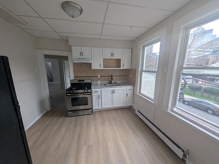 195 Lehigh Ave — Photo 6