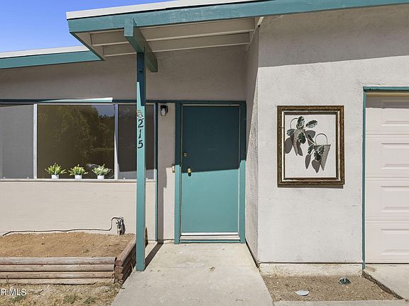 4th image of 215 Lark Ellen Ave