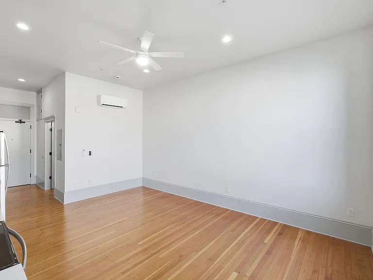 455 Court St NE #206 — Photo 6