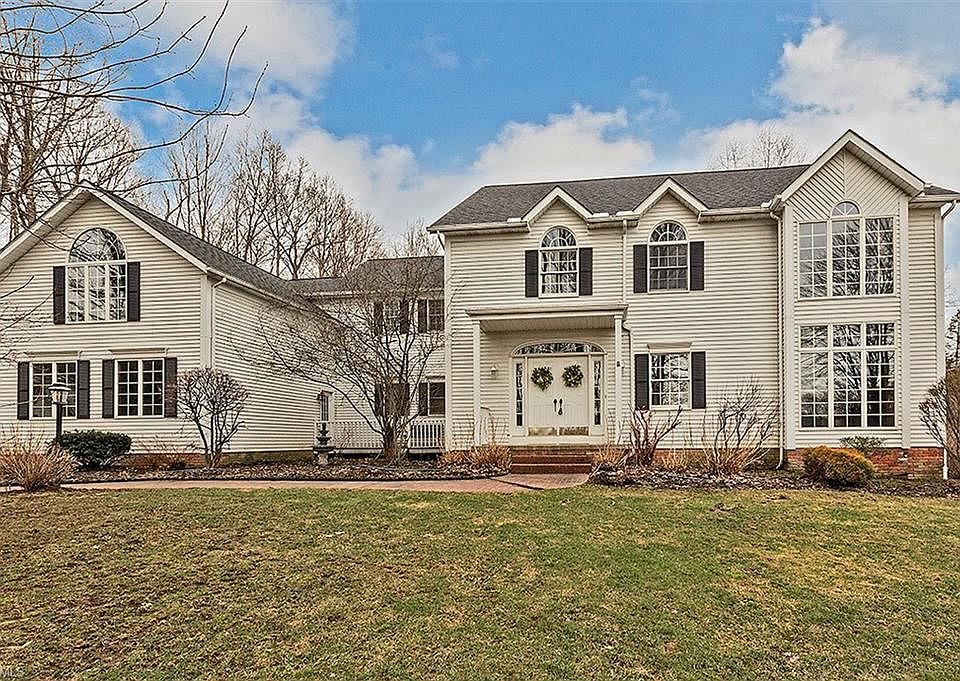 1st image of 60 Berkshire Park Dr