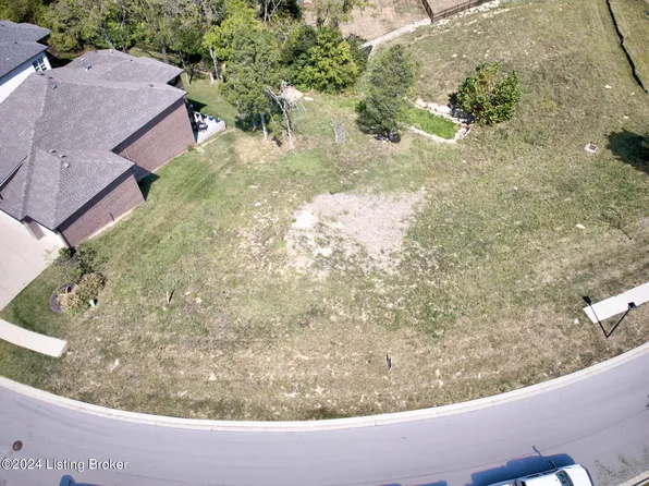 127 Locust Park Pl, Louisville, KY 40245