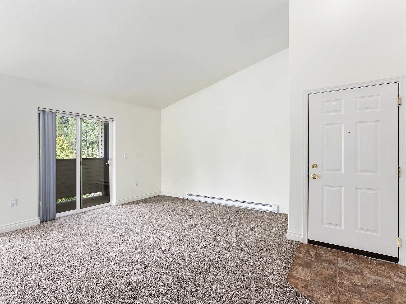 Rock Springs Apartments — Photo 3