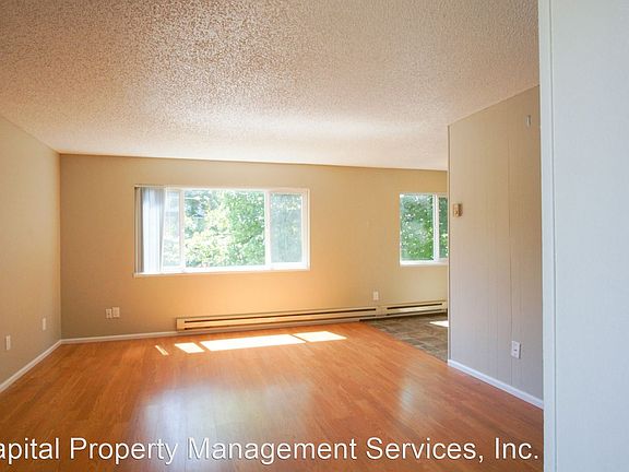 3rd image of 1509 SE Stark St #8827632
