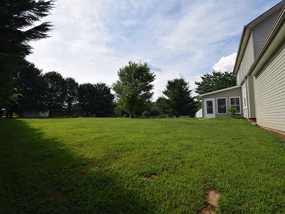 4th image of 3440 E Henderson Way