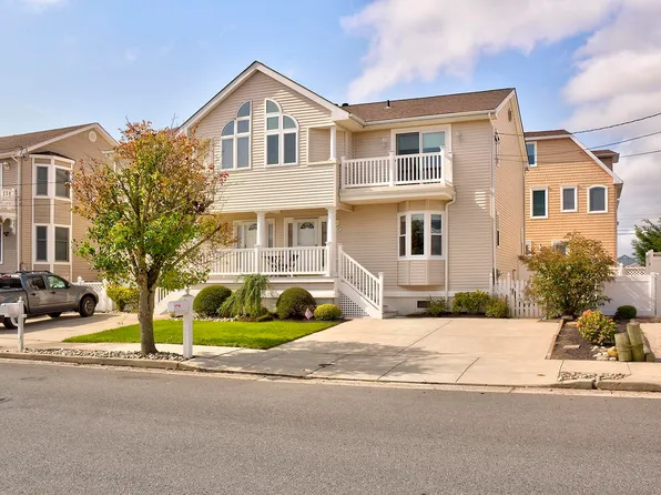 212 N Coolidge Ave, Margate, NJ 08402
