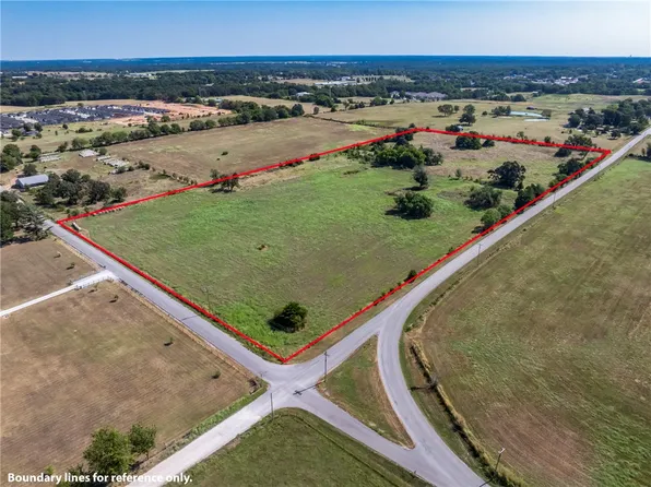 Ivans St, Decatur, AR 72722