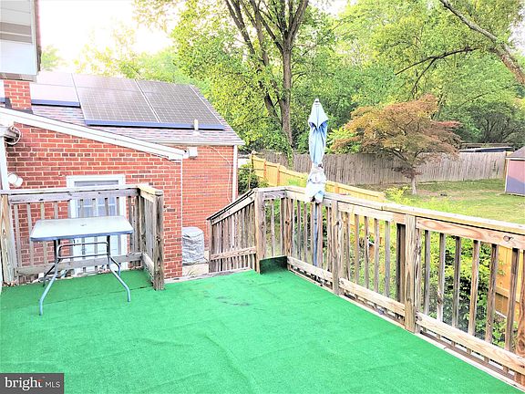 3rd image of 7914 Vineyard Dr
