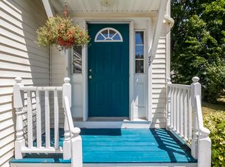 77 Overshores Dr W, Madison, CT 06443