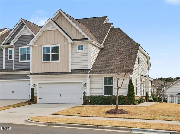 1500 Farm Pond Trl, Durham, NC 27703