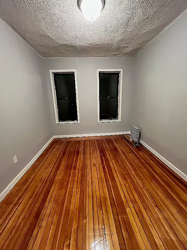 55 Nagle Avenue — Photo 1
