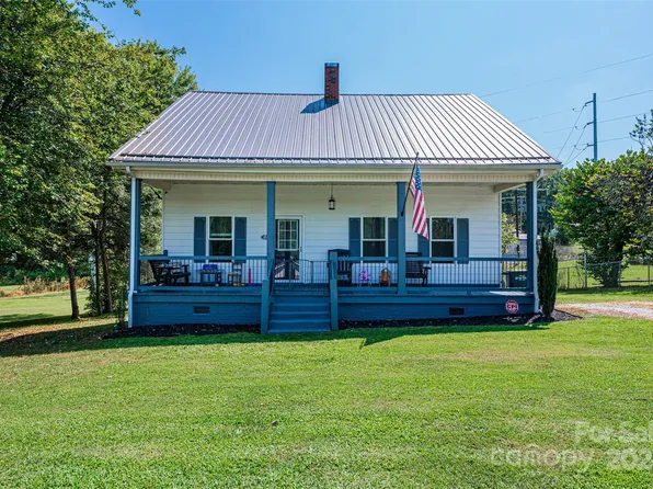 204 Catawba Ave, Hickory, NC 28601