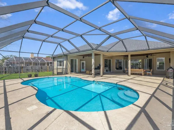 1183 Grand Pointe Dr, Gulf Breeze, FL 32563