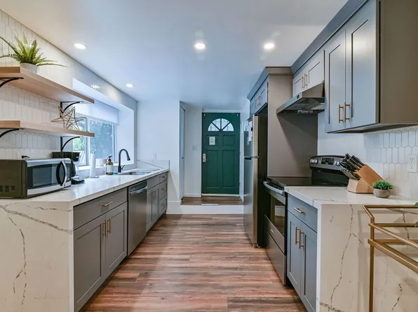 823 Nob Hill Ave N, 823 Nob Hill Ave N #1, Seattle, WA 98109