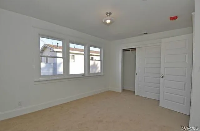 413 Emerald St — Photo 10