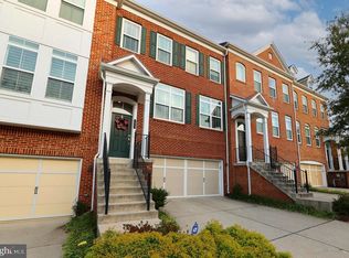 2979 Chesham St, Fairfax, VA 22031