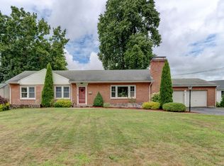 136 Brentwood Rd, Newington, CT 06111