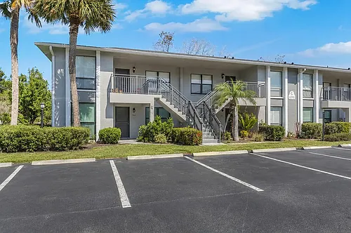 1211 Commonwealth Cir #C-201 Photo 1