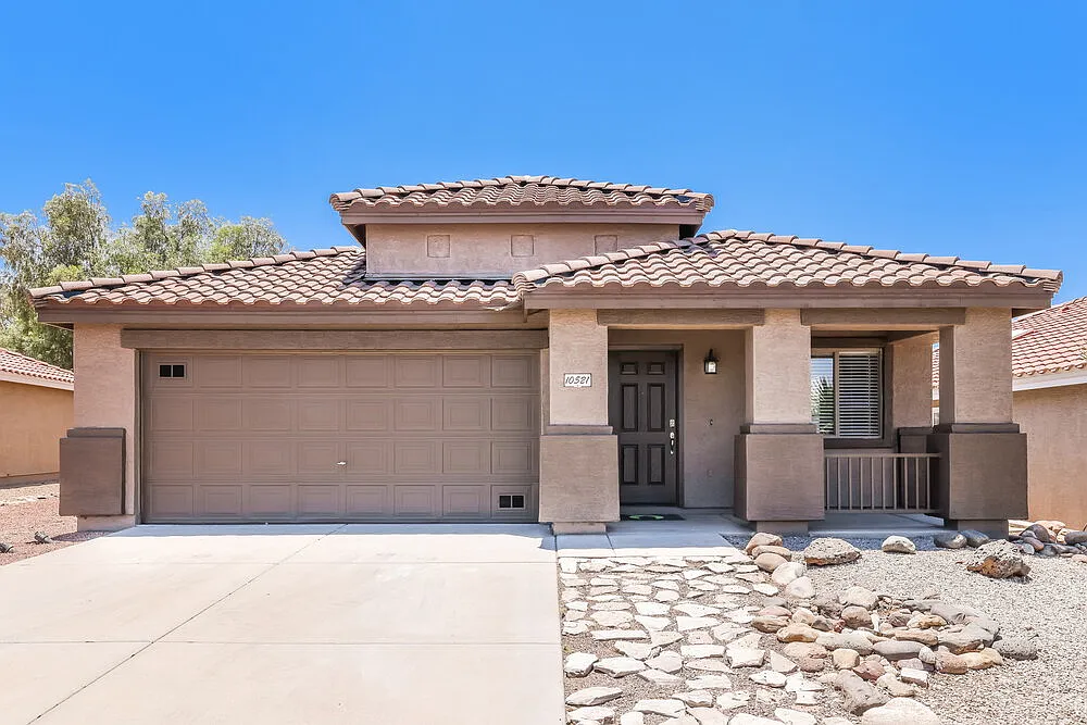 4 bed, 2.0 bath, 1918 sqft, $2,285 — Photo 1