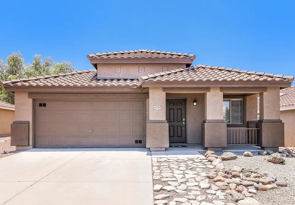 10521 W Robin Ln