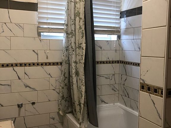 4th image of 4804 N Broad St #A466f5740