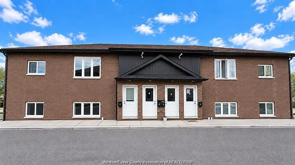 2280 Daytona Ave — Photo 1