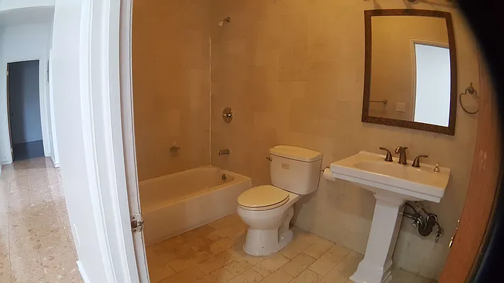 Rented by Sprint Realty | media 14