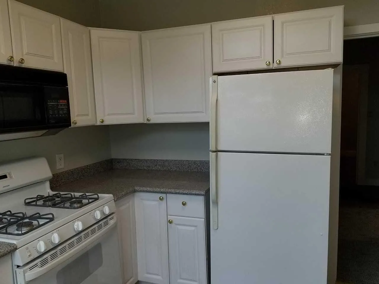 1 bed, $2,000 — Photo 3