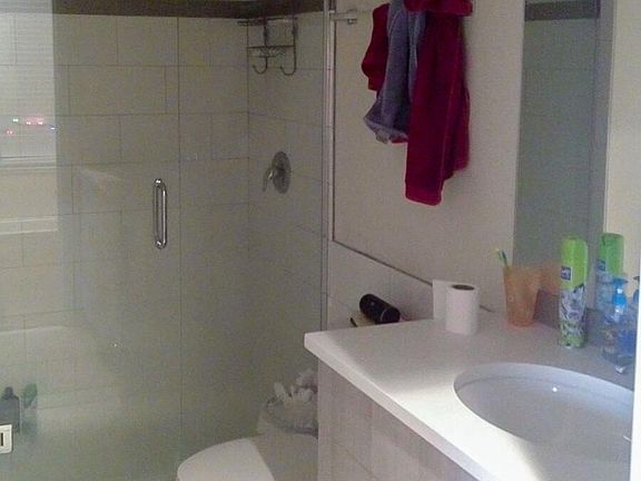 4th image of 3705 N Wilton Ave #1F