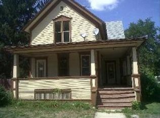 652 Walnut Ave, Elgin, IL 60123