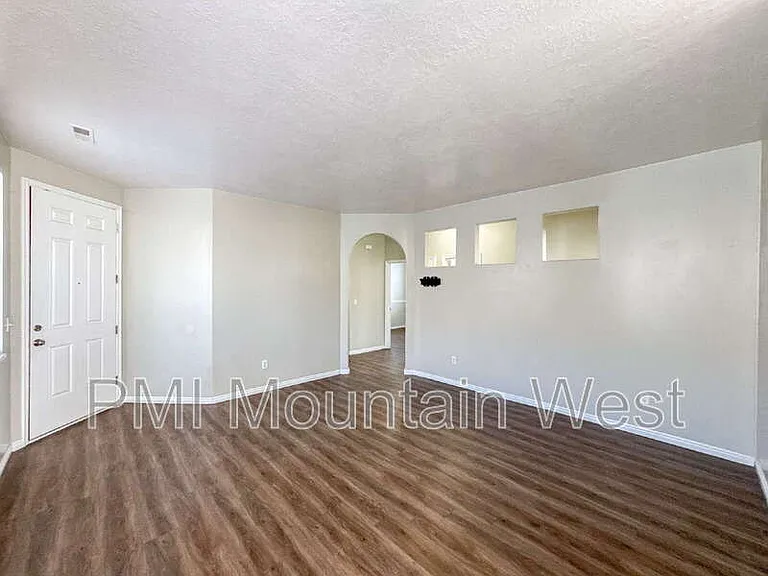 243 N Caleb Dr — Photo 6