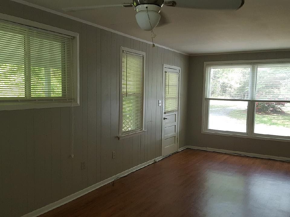 2nd image of 198 Cherry Point Dr