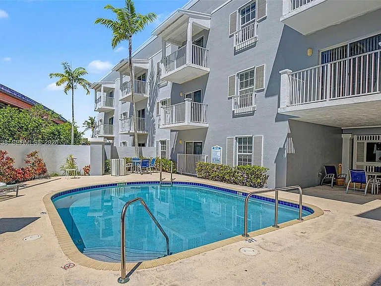 7000 SW 80th St #216 — Photo 3