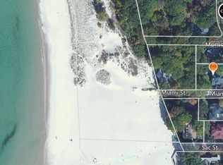 27 Miami St, Frankfort, MI 49635