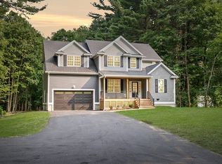 849 Main St, Lynnfield, MA 01940