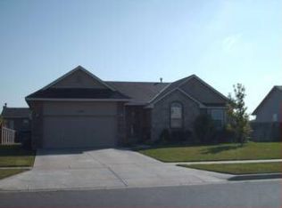 1412 N Spring Ridge Dr, Derby, KS 67037