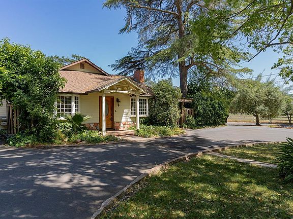 3rd image of 1098 1st Ave