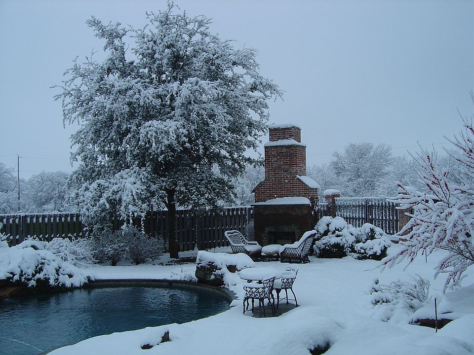 2nd image of 1905 Lakecrest Ct