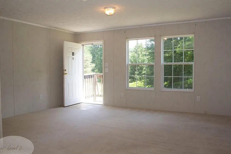 2 bed, 750 sqft, $900 — Photo 2